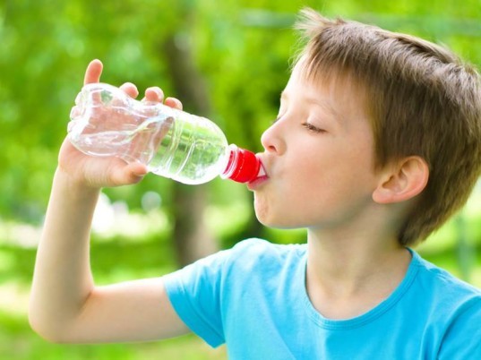 Give kids water over sports drinks on (and off) the playing field ...